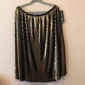 Gorgeous plus size black n gold pleated skirt 2x